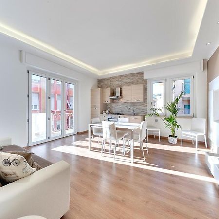 Ariston - Ciclabile Appartamento In Centro Al Mare Con Balcone San Remo Buitenkant foto
